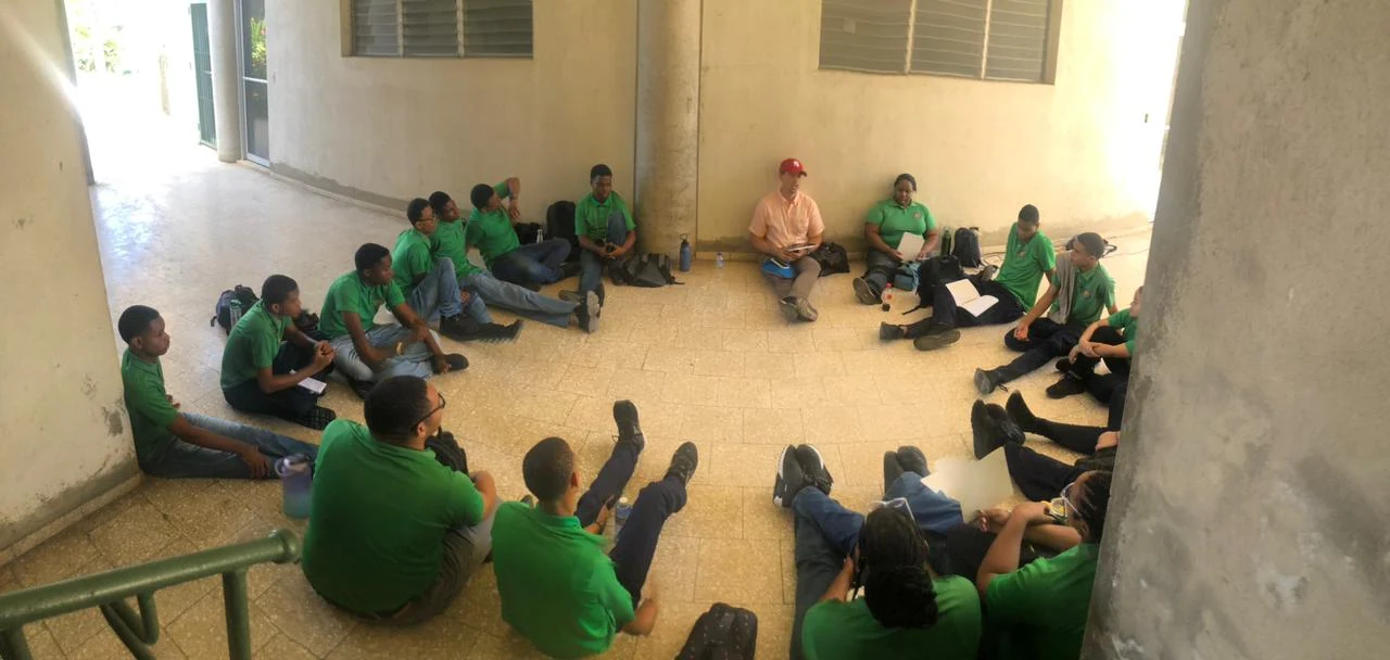 A veces solo se necesita un piso. Aquí fue que yo formé —y aquí terminé formándome.